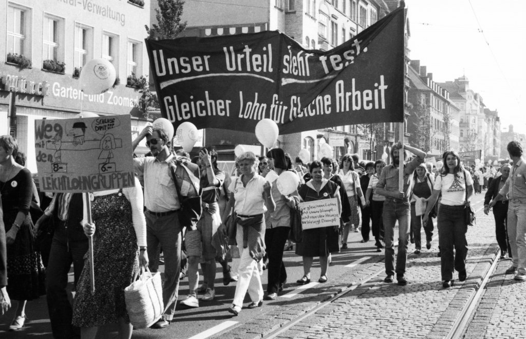 Gleicher Lohn für gleiche Arbeit - Protest am 06.09.81 in Kassel