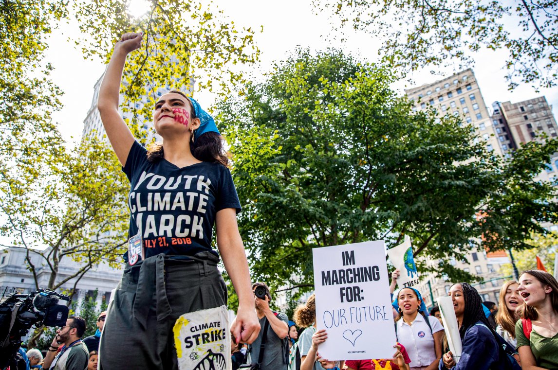 GEMEINSAM STÄRKER
Margolin im September 2019 beim „Youth Climate March“ in New York. Von der von ihr gegründeten Kampagnen- und Infoseite „Zero Hour“ ließ sich Greta Thunberg zu ihren ersten Schulstreiks inspirieren
