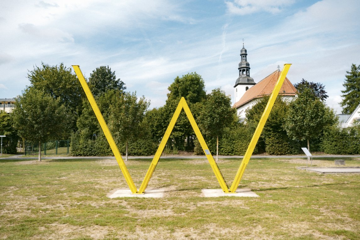 <p>Rund um Würgassen wird gegen den geplanten Umschlagplatz für Atommüll protestiert. Das gelbe W ist dem X der Protestbewegung im Wendland entlehnt</p>
