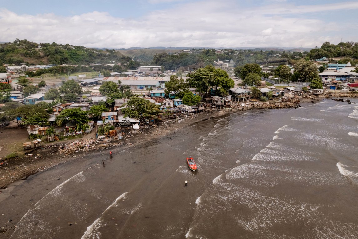 <p>VERLORENE HEIMAT In Mamana Wata leben Klimaflüchtlinge von der Insel Malaita dicht gedrängt – weil sie keine Landrechte besitzen</p>

